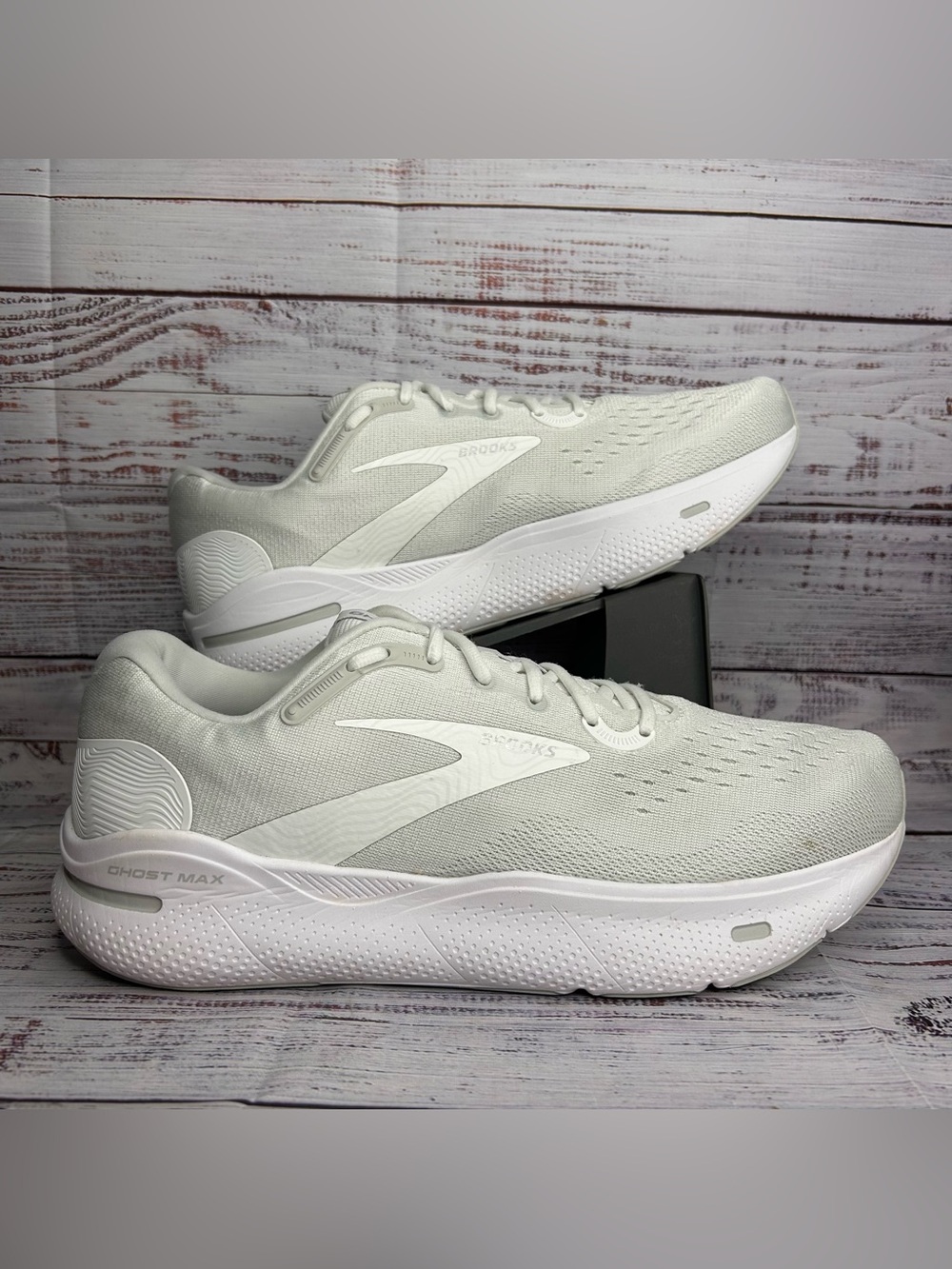 Brooks Ghost Max White Oyster Metallic Silver Running Shoes Men’s 13 2E Wide